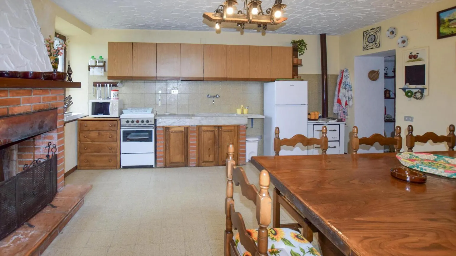 Pet Friendly Home In Palagnana With Wifi